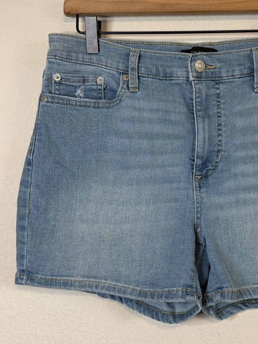 Banana Republic High Rise Light Wash Denim Blue Jean 4” Shorts Size 30/10 - Picture 3 of 12